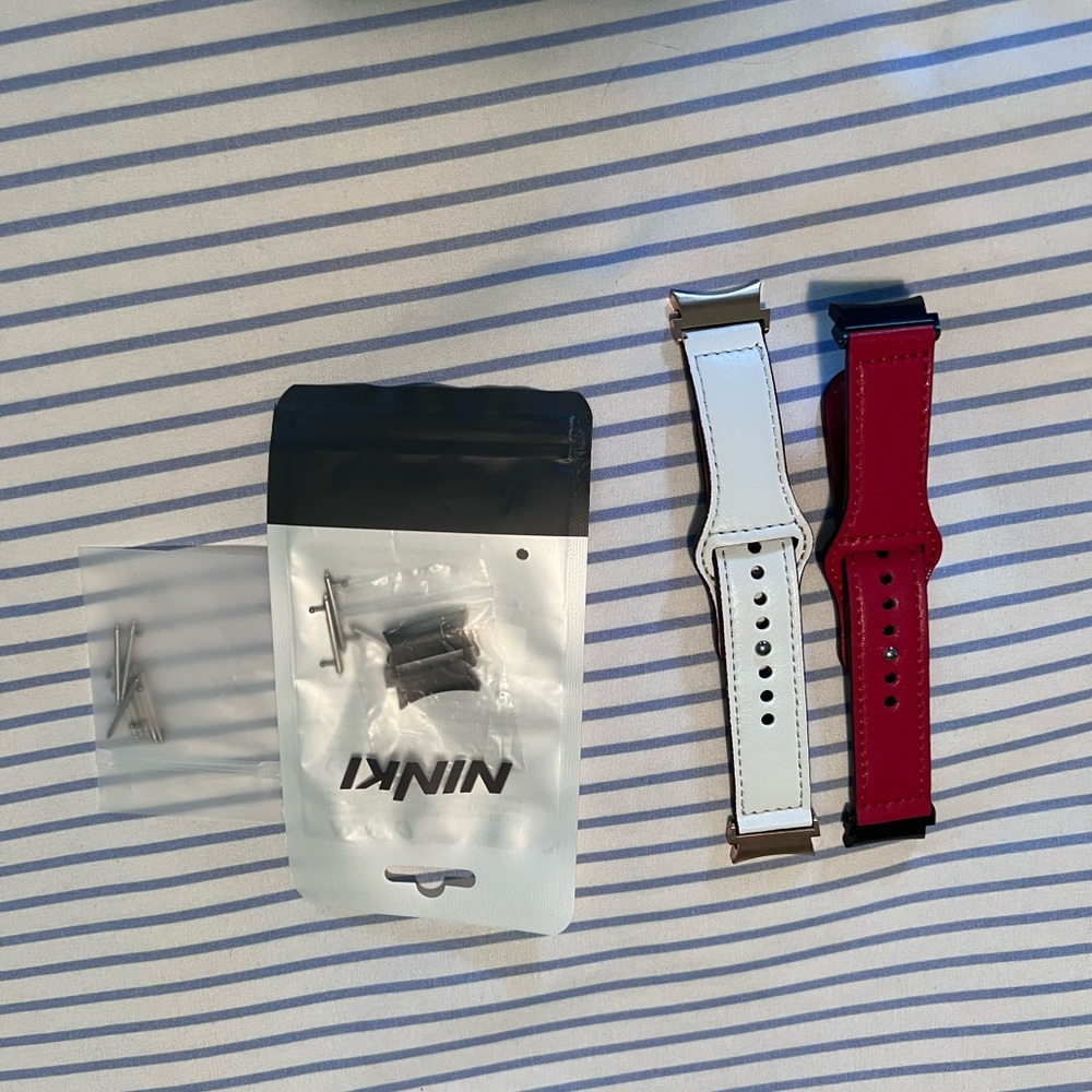 🔴SOLD🔴Samsung watch 4 40mm leather bands